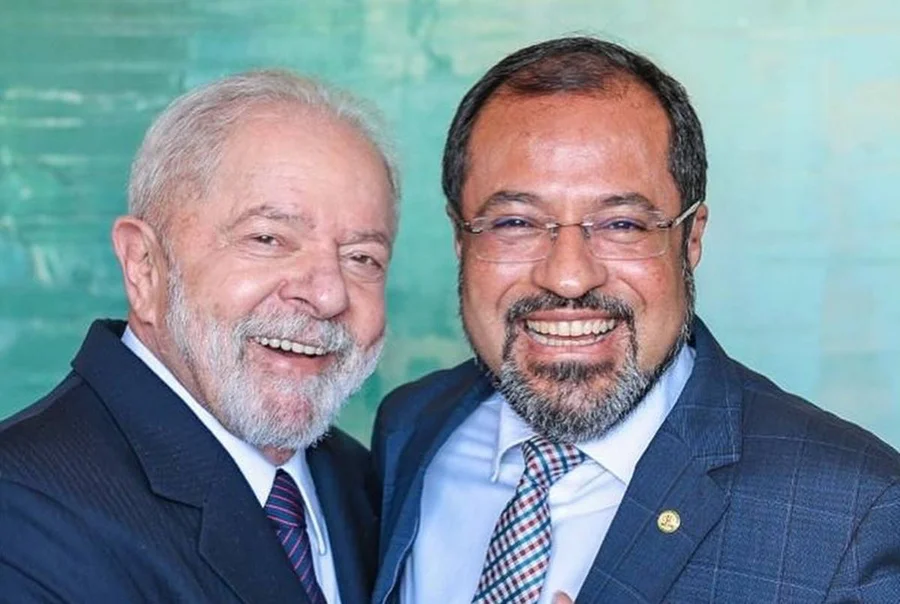 Ex-governador Camilo Capiberibe troca do PSB pelo PT e vai disputar eleição de deputado Federal